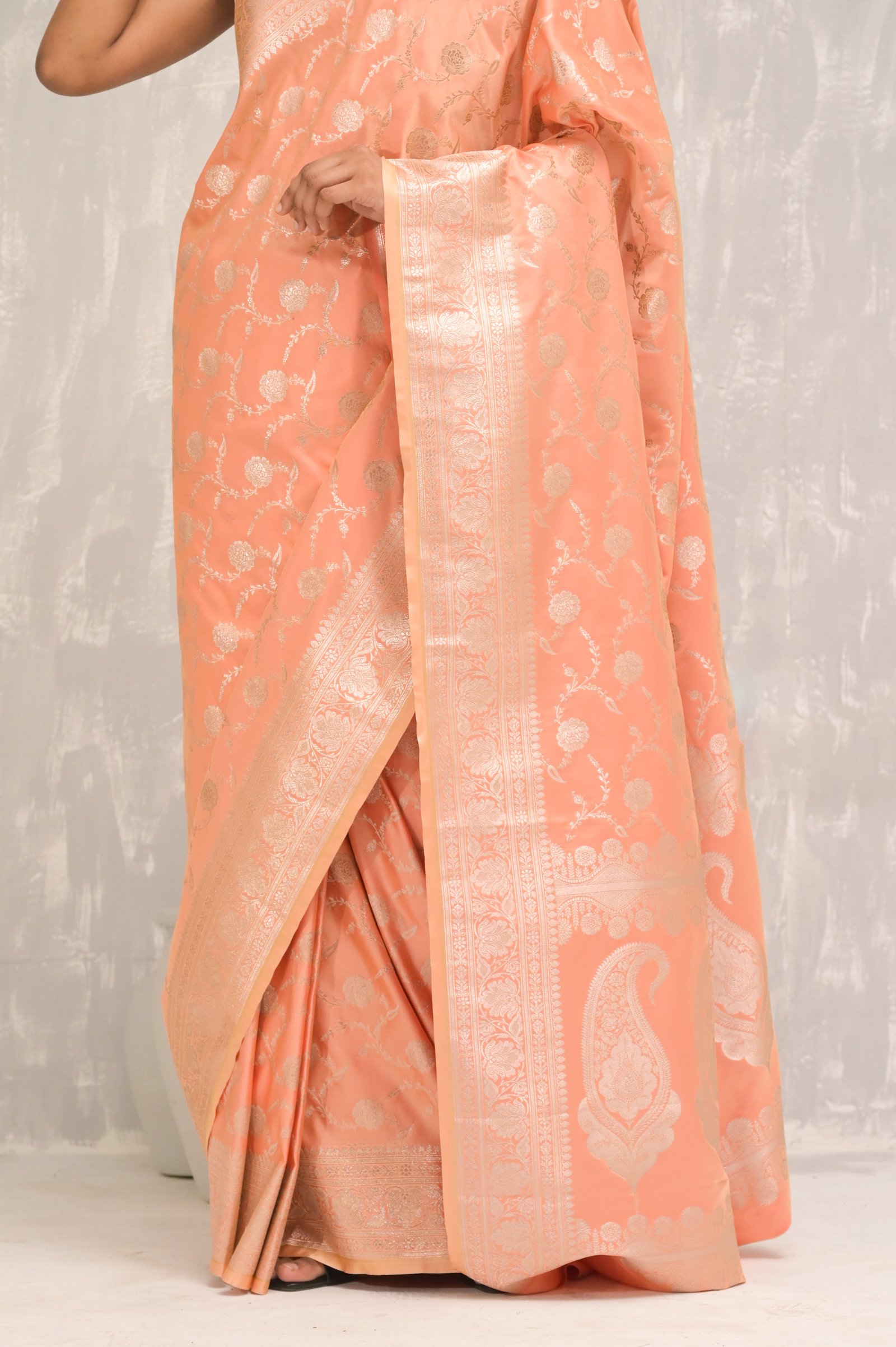 Peach floral Jangla Silver  Zari Handwoven Katan Silk Banarasi Saree